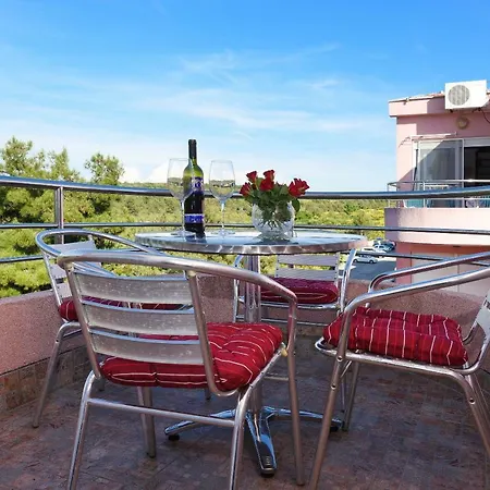 Apartment Lola Maria