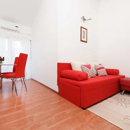 Apartment Lola Maria *